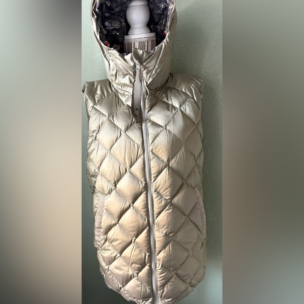 Lululemon Reversible Vest - Picture 12 of 15